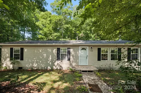 104 Cane Crest Cir, Fairview, NC 28730