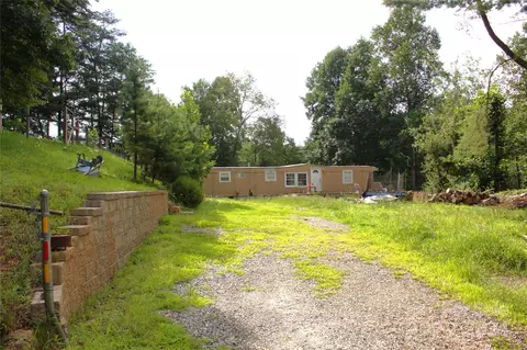 3 Drizzle Dr, Leicester, NC 28748