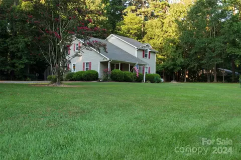 110 N Poplar Ave, Stanfield, NC 28163
