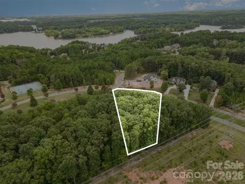 1400 Reflection Pointe 327 Blvd #327, Belmont, NC 28012