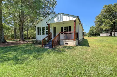 6130 Hopewell Rd, Hickory Grove, SC 29717