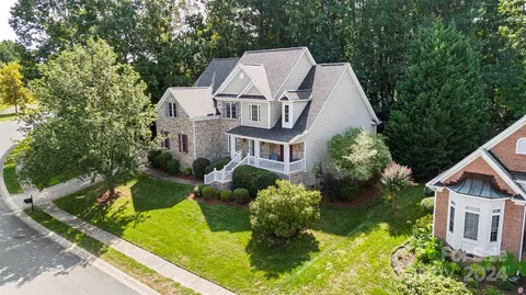 2848 Mt Isle Harbor Dr, Charlotte, NC 28214