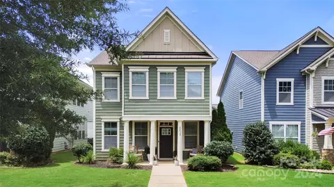 2439 Double Oaks Rd, Charlotte, NC 28206