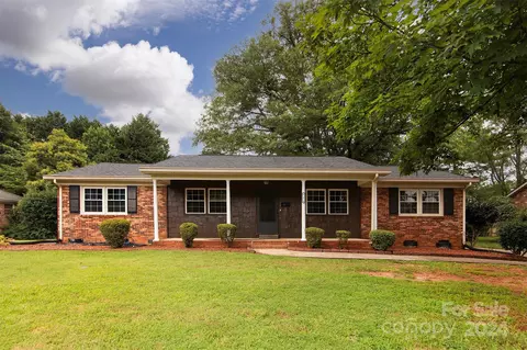 619 Holiday Rd, Gastonia, NC 28054
