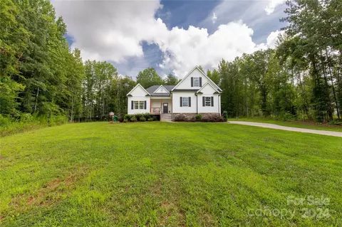 2615 Moon Creek Ln, Clover, SC 29710