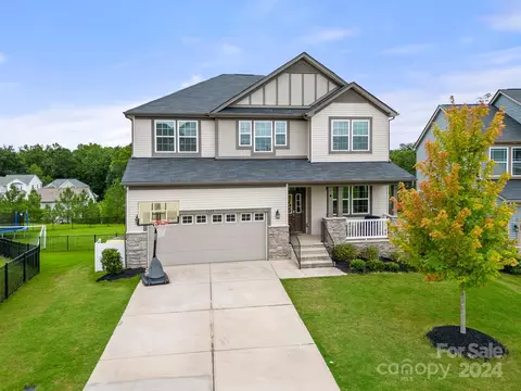 Exterior - 2865 Berkhamstead Cir, Concord, NC 28027 photo 2 of 8