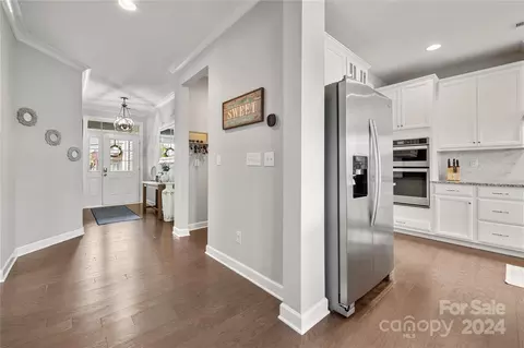 Entry Way - 2865 Berkhamstead Cir, Concord, NC 28027 photo 4 of 8