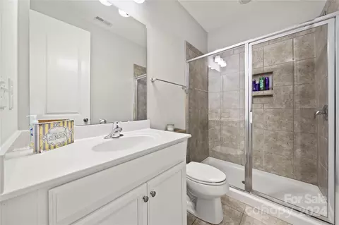 Bath - 2865 Berkhamstead Cir, Concord, NC 28027 photo 1 of 4