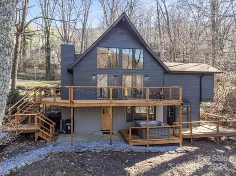 248 Azalea Dr, Maggie Valley, NC 28751