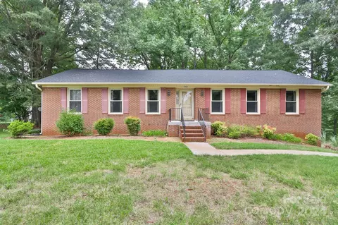 7030 Bridgewood Rd, Clemmons, NC 27012