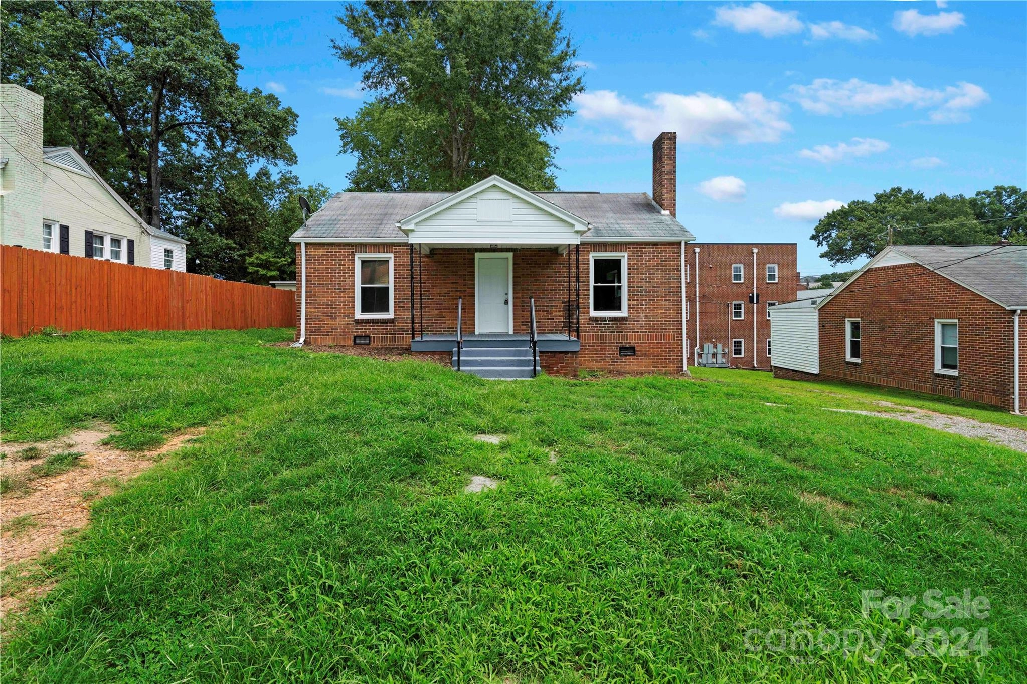 305 Morganton Nw St NW