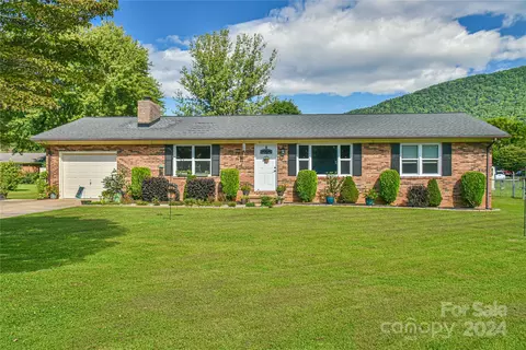 70 W Carson St, Old Fort, NC 28762