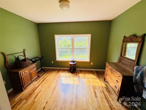 Bedroom - 782 N Fork New River Rd, Lansing, NC 28643 photo 2 of 5