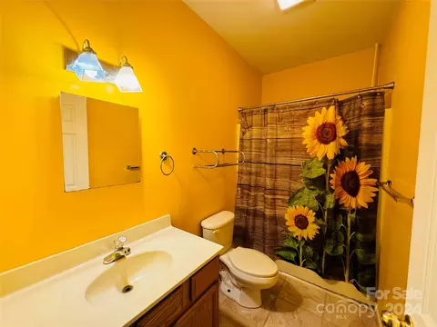 Bath - 782 N Fork New River Rd, Lansing, NC 28643 photo 1 of 2