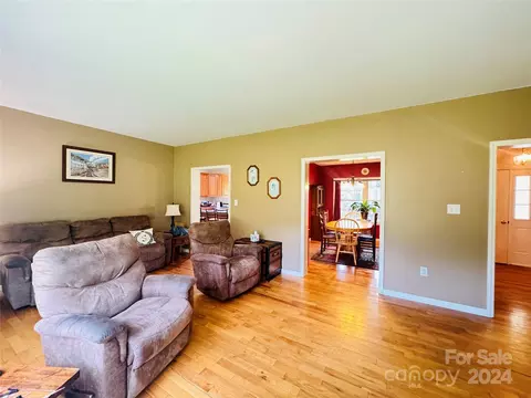 Living - 782 N Fork New River Rd, Lansing, NC 28643 photo 1 of 4