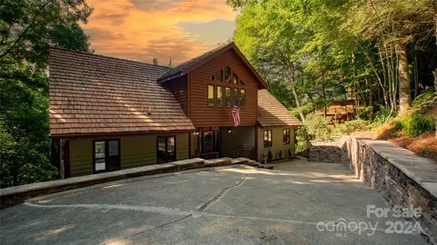 324 Buckeye Ln, Seven Devils, NC 28604