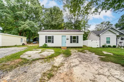 1047 Sycamore Ave, Gastonia, NC 28052
