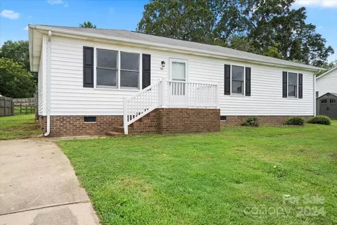 106 Superior Yarn Rd, Mount Holly, NC 28120