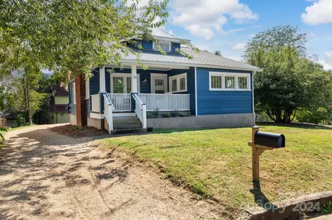 26 Buckingham Ct, Asheville, NC 28803