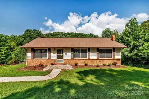 675 Roy Edwards Ln, Mars Hill, NC 28754