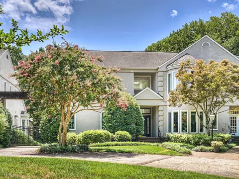 605 Hermitage Ct, Charlotte, NC 28207