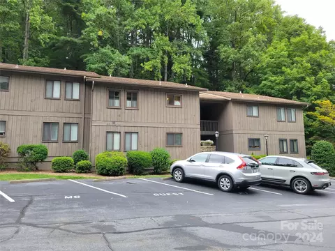 49 Lake M7 Dr #M7, Hendersonville, NC 28739