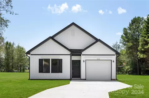 3905 Oakwood Rd, Charlotte, NC 28269