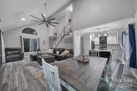 9119 Windjammer Dr, Tega Cay, SC 29708