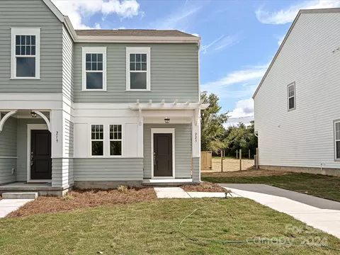 223 Hoskins Avenue Dr, Charlotte, NC 28208