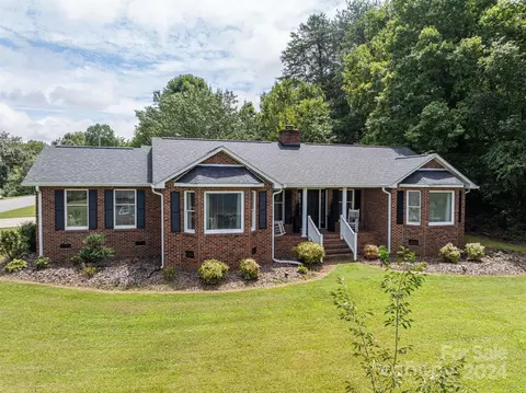 100 Spindle Dr, Maiden, NC 28650
