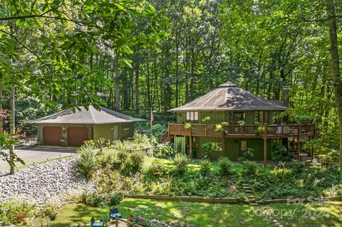124 Lakemont Dr, Flat Rock, NC 28731