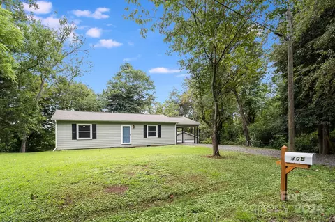305 Melody Ln, Lenoir, NC 28645