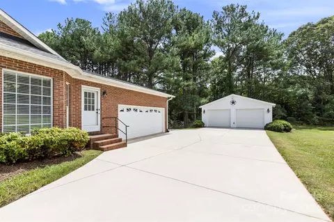 306 Robert Keever Rd, Stanley, NC 28164 photo 2