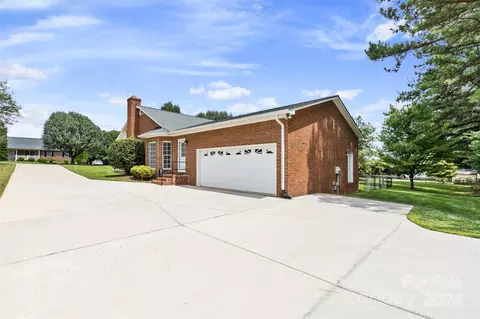 306 Robert Keever Rd, Stanley, NC 28164 photo 3