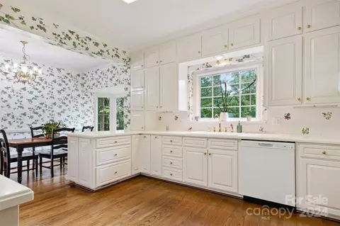 Kitchen - 1014 2nd Nw Ave NW, Conover, NC 28613 photo 3 of 5