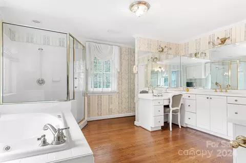 Bath - 1014 2nd Nw Ave NW, Conover, NC 28613 photo 2 of 5