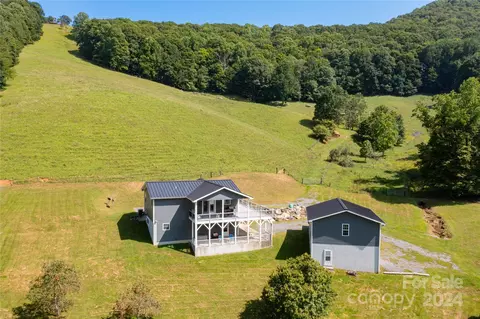 2345 Sugar Camp Rd, Marshall, NC 28753