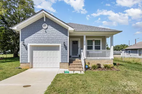 2705 Birchfield Ln, Gastonia, NC 28056