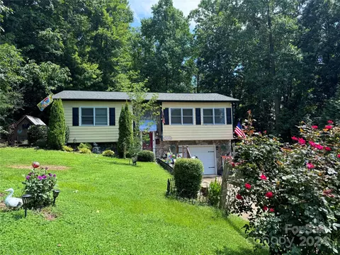 2521 Day Ct, Hudson, NC 28638