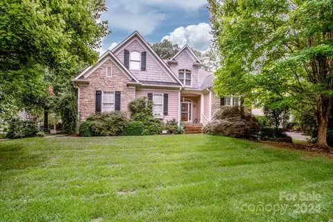 19680 Wooden Tee Dr, Davidson, NC 28036