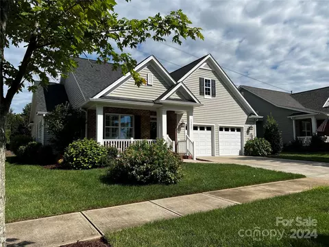 12007 Meetinghouse Dr, Cornelius, NC 28031