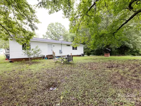 Exterior - 1302 E 1st St, Kannapolis, NC 28083 photo 6 of 7