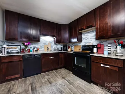 Kitchen - 1302 E 1st St, Kannapolis, NC 28083 photo 2 of 4