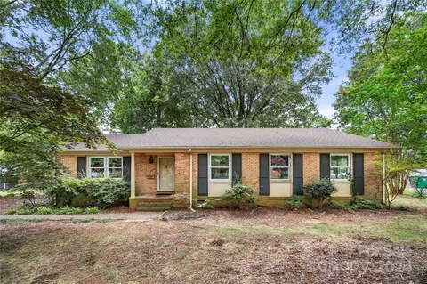 5020 Coronado Dr, Charlotte, NC 28212