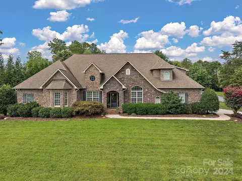 4046 Tanglewood Ne Ln NE, Hickory, NC 28601