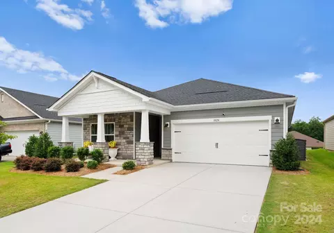 8824 Pennegrove Cir, Charlotte, NC 28214