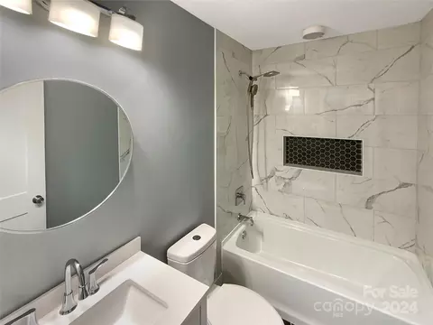 Bath - 509 Engleside St, Monroe, NC 28110 photo 2 of 2