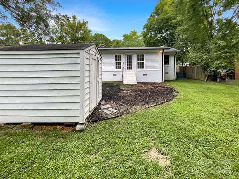 Exterior - 509 Engleside St, Monroe, NC 28110 photo 2 of 4