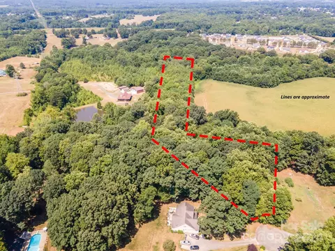 156 Verna Dr, Statesville, NC 28625