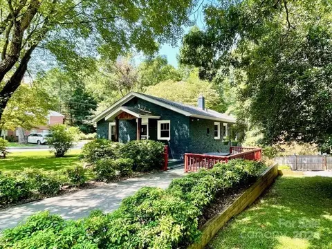 200 Laurel Circle Dr, Black Mountain, NC 28711